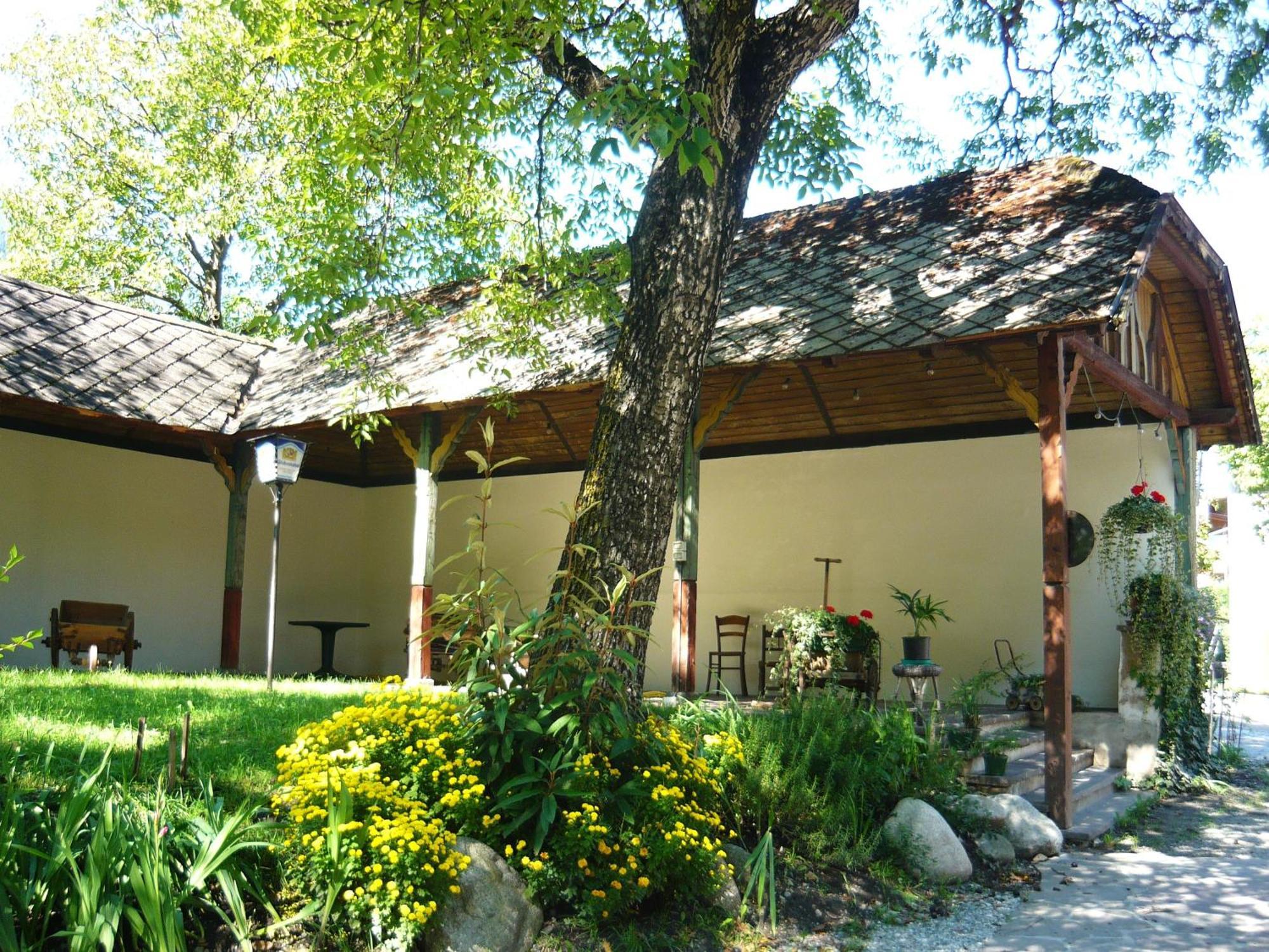 Gasthof Goldenes Lamm Vahrn エクステリア 写真