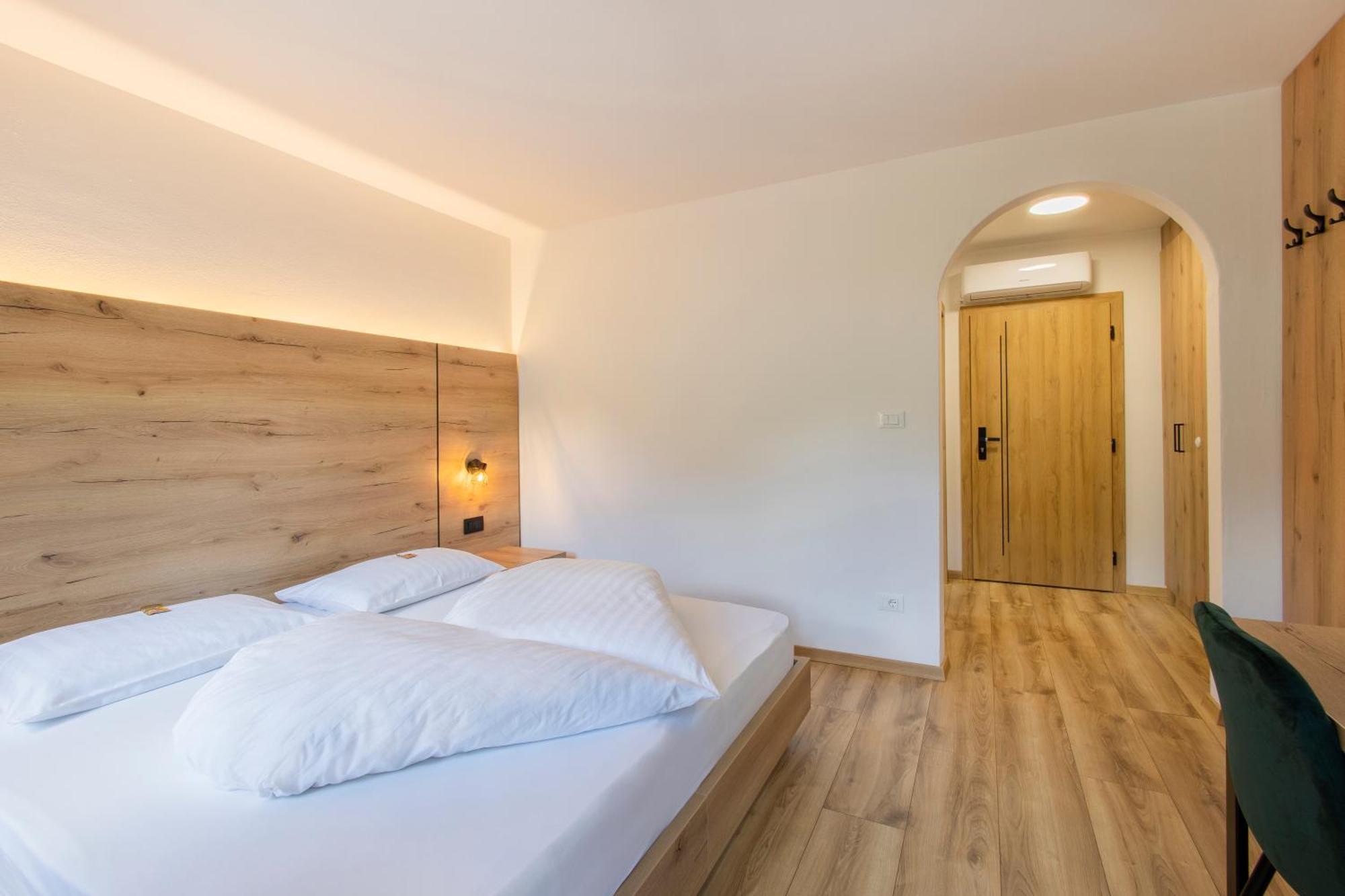Gasthof Goldenes Lamm Vahrn エクステリア 写真